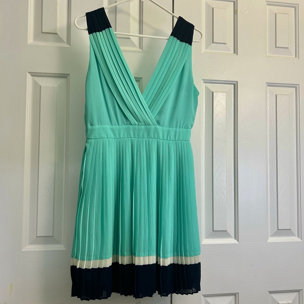 Umgee V-Neck Colorblock Aqua & Navy Blue Defined Waist Pleated Skirt Dress Sz M